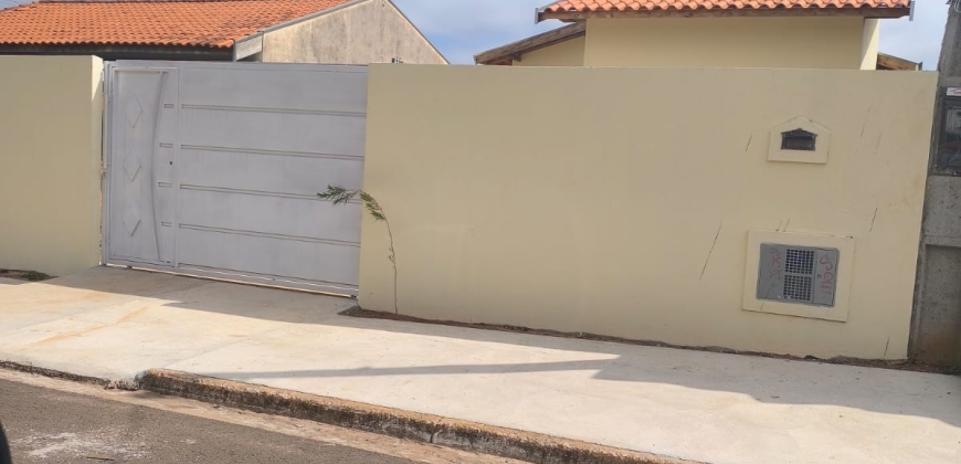 Casa de 270 metros  para Venda com área total 270.00 MT² com 3 quartos 1 banheiros 6 garagem em Manduri-SP Cod. 51