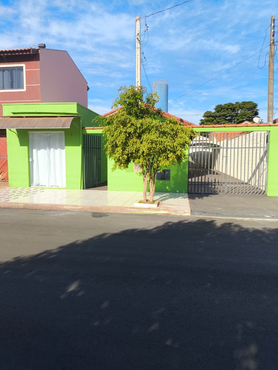 Casa de 200 metros  para Venda com área total 200.00 MT² com 2 quartos 1 banheiros 6 garagem em Manduri-SP Cod. 45