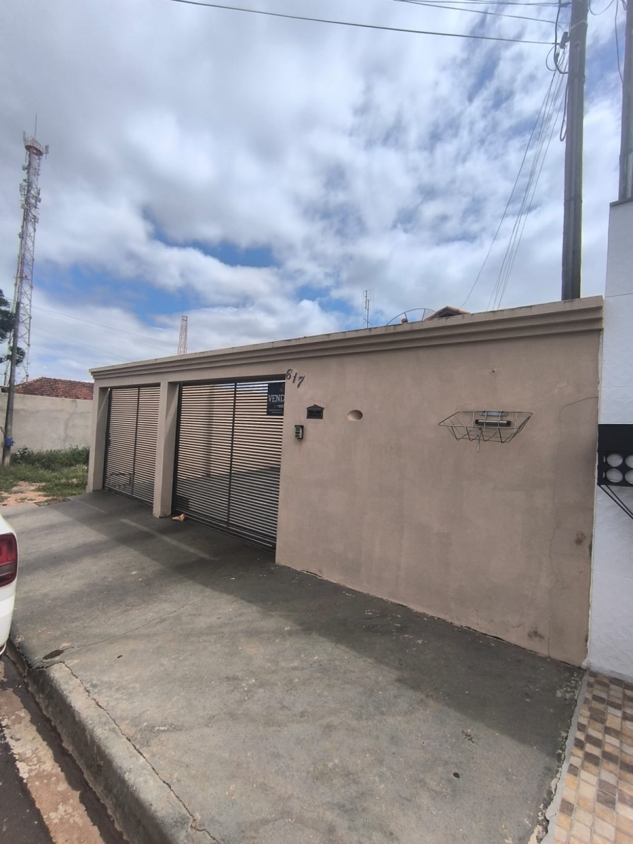 Casa para Venda com 3 quartos 2 banheiros 5 garagem em Manduri-SP Cod. 53